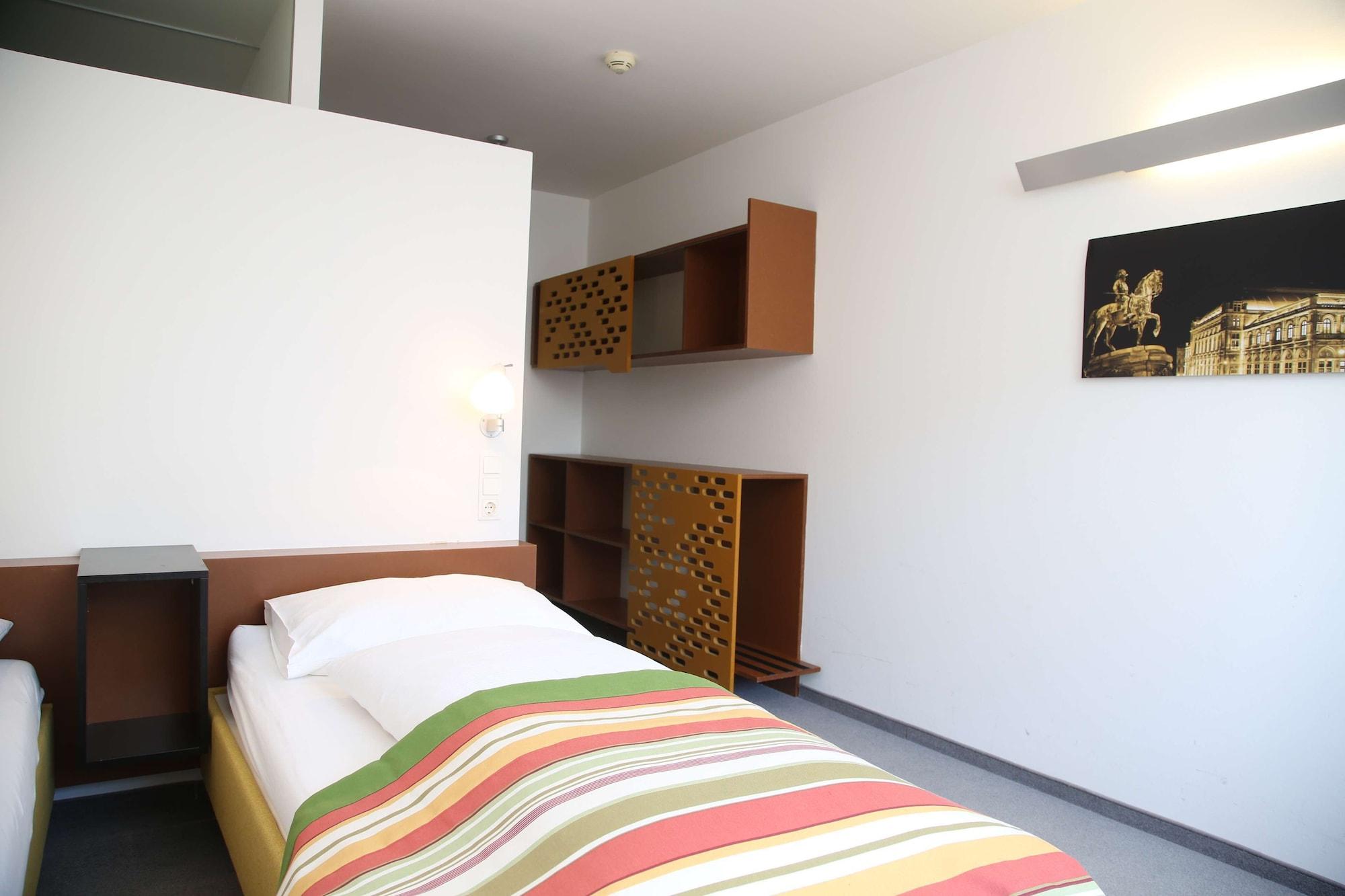 Kyriad Vienna Altmannsdorf ภายนอก รูปภาพ