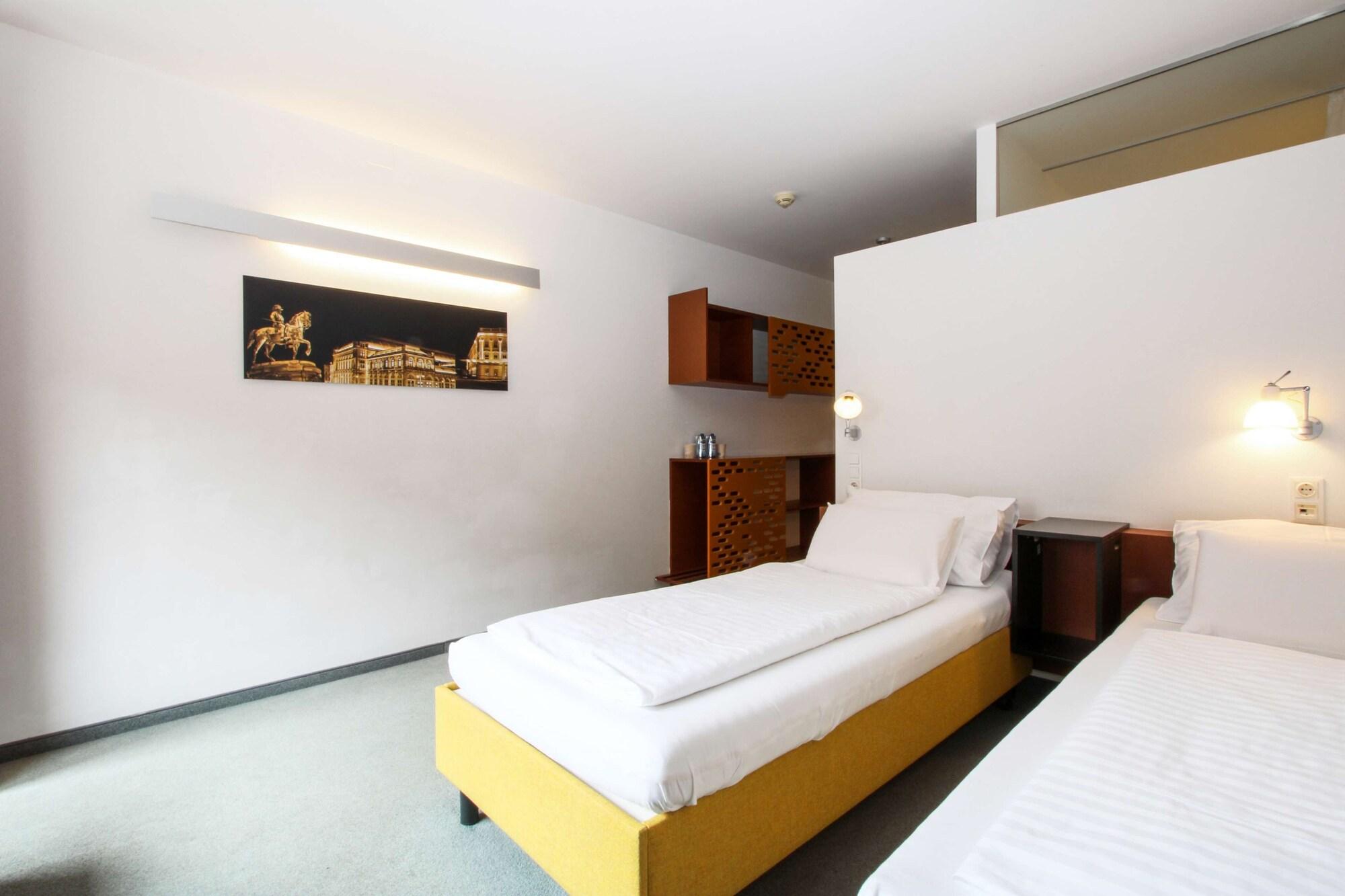 Kyriad Vienna Altmannsdorf ภายนอก รูปภาพ